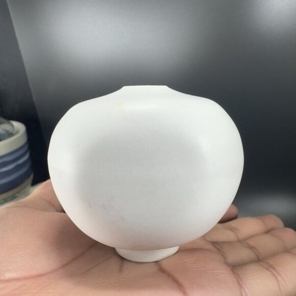 Hand Made White Stoneware Pottery Bud Vase Round Bottom Artist Signed Miniature - Picture 10 of 12